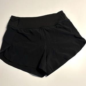Athleta Run with it 3.5 short